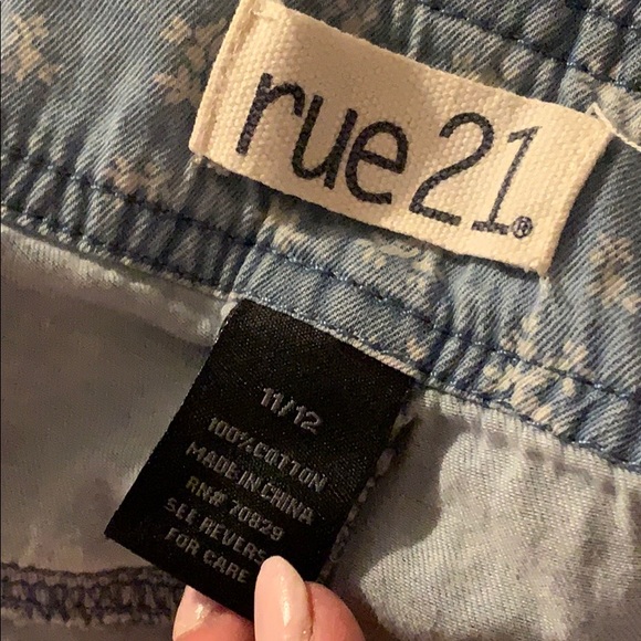 Rue 21 overall shorts - Picture 4 of 4